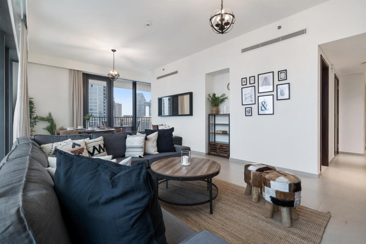 Breathtaking City Views From Dt Apt With Terrace Dubai Exteriör bild