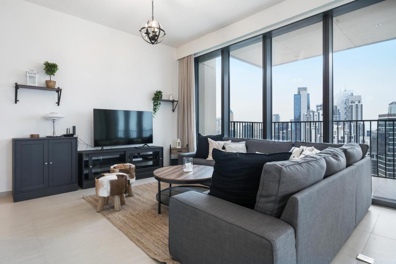 Breathtaking City Views From Dt Apt With Terrace Dubai Exteriör bild