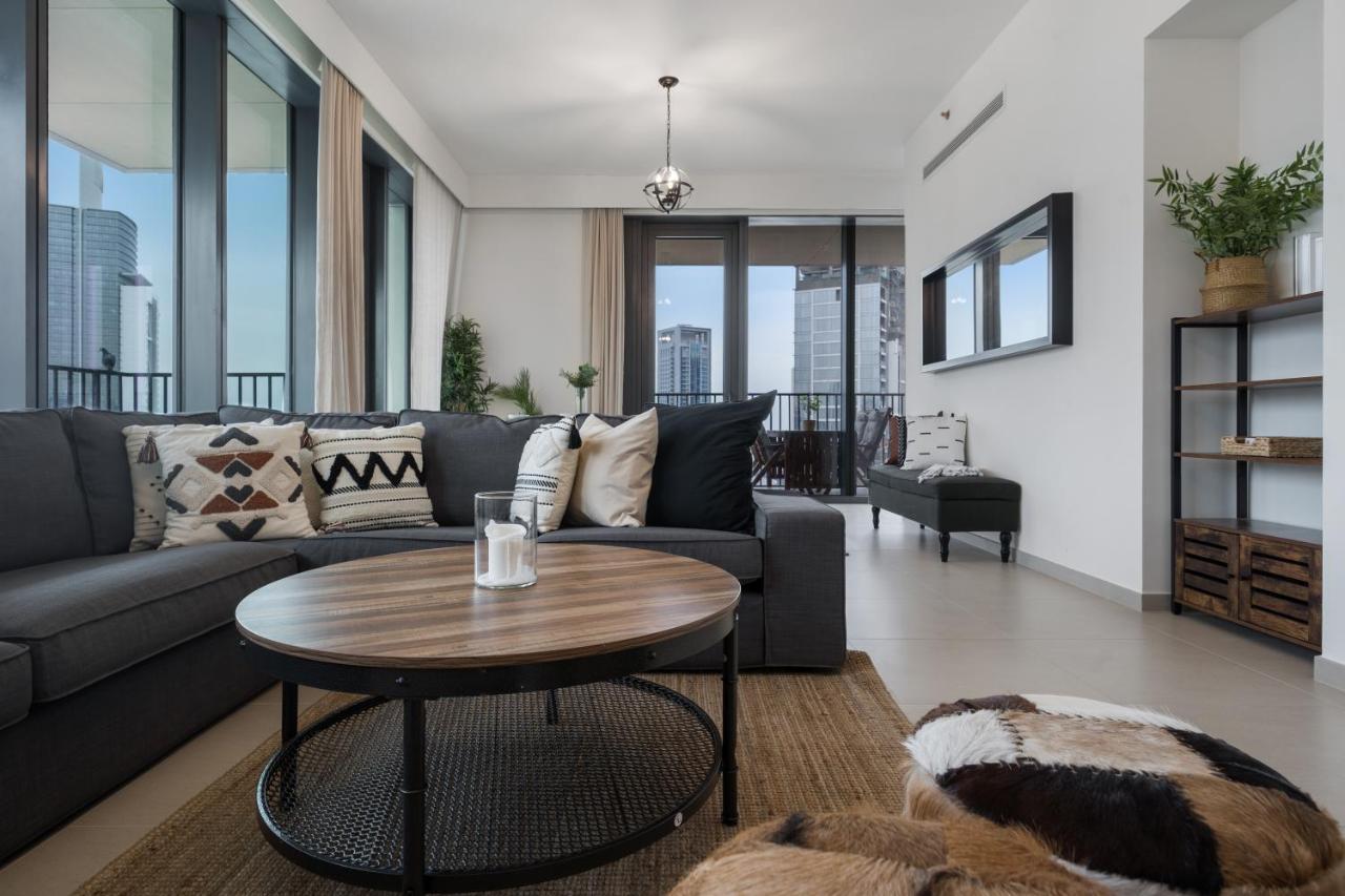 Breathtaking City Views From Dt Apt With Terrace Dubai Exteriör bild