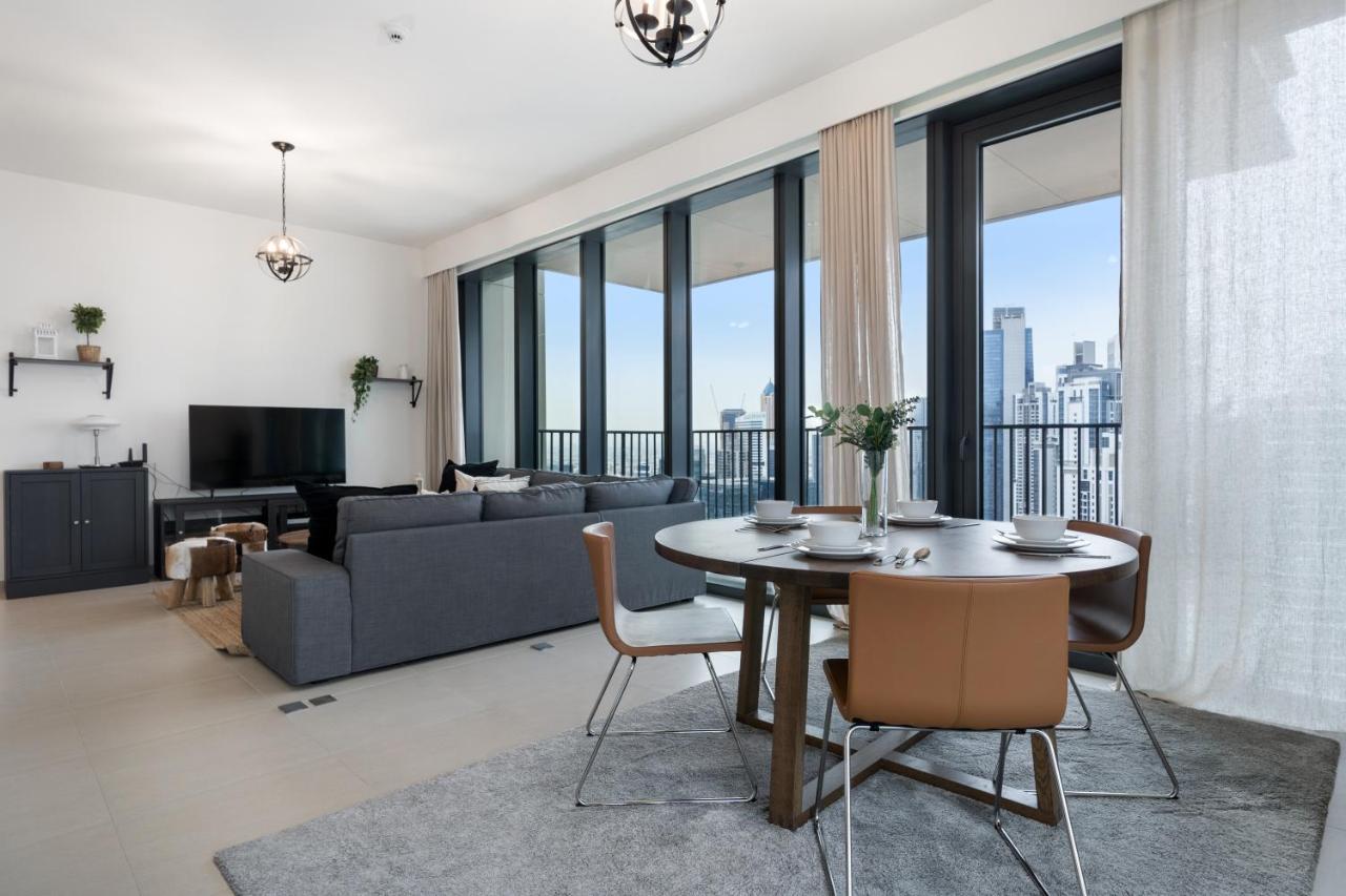 Breathtaking City Views From Dt Apt With Terrace Dubai Exteriör bild
