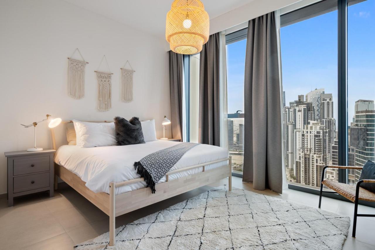 Breathtaking City Views From Dt Apt With Terrace Dubai Exteriör bild