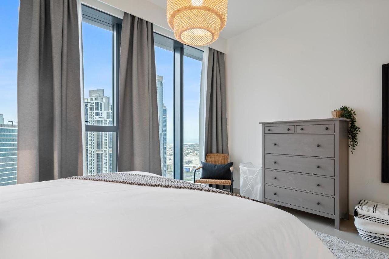 Breathtaking City Views From Dt Apt With Terrace Dubai Exteriör bild