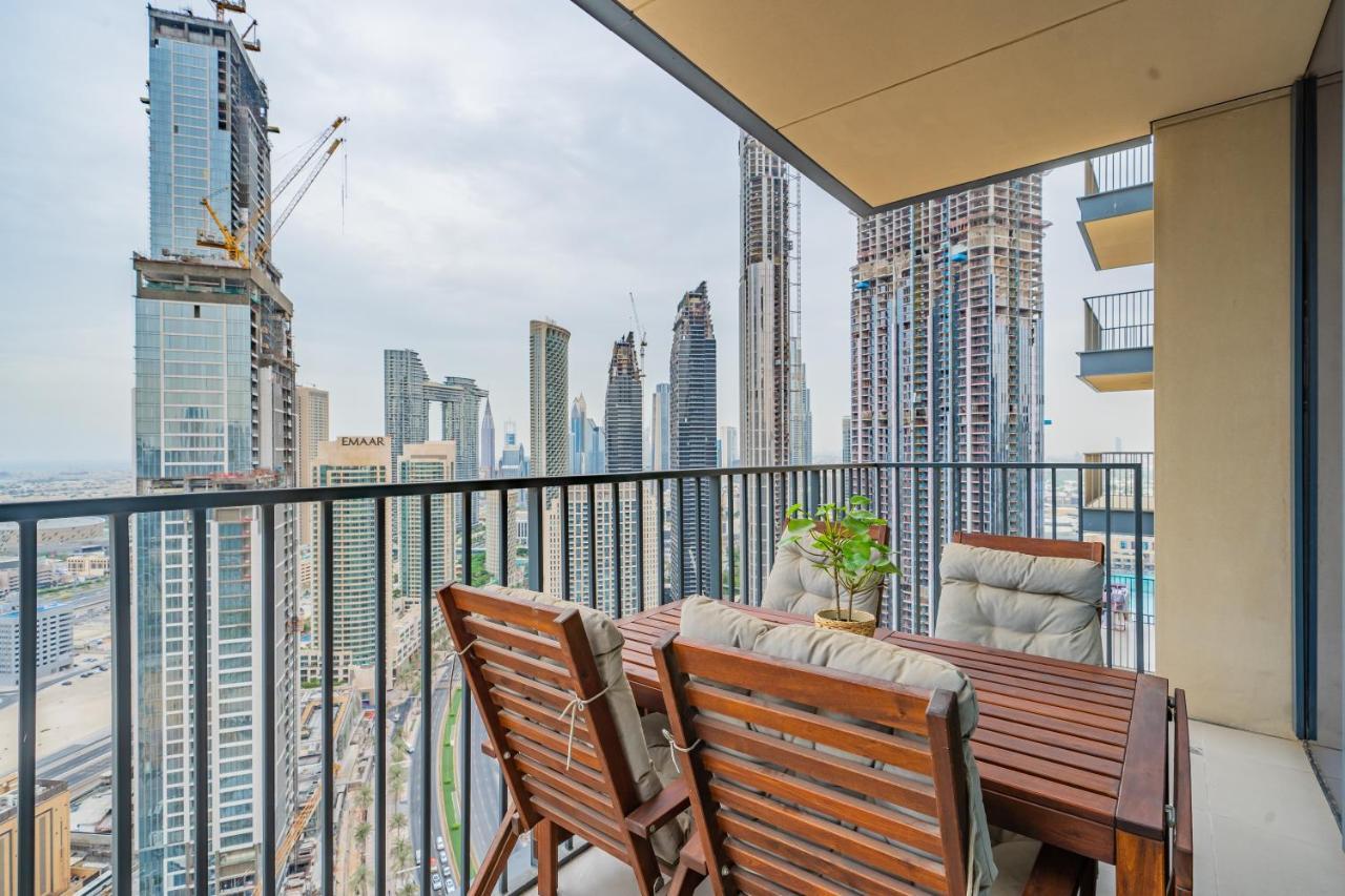 Breathtaking City Views From Dt Apt With Terrace Dubai Exteriör bild