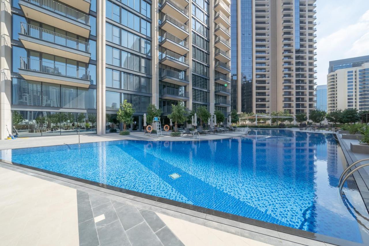Breathtaking City Views From Dt Apt With Terrace Dubai Exteriör bild