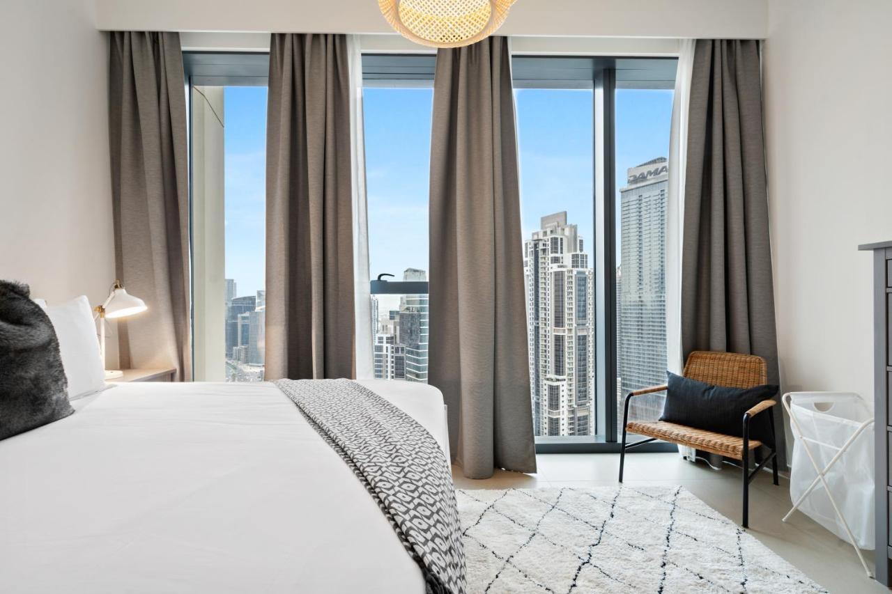Breathtaking City Views From Dt Apt With Terrace Dubai Exteriör bild
